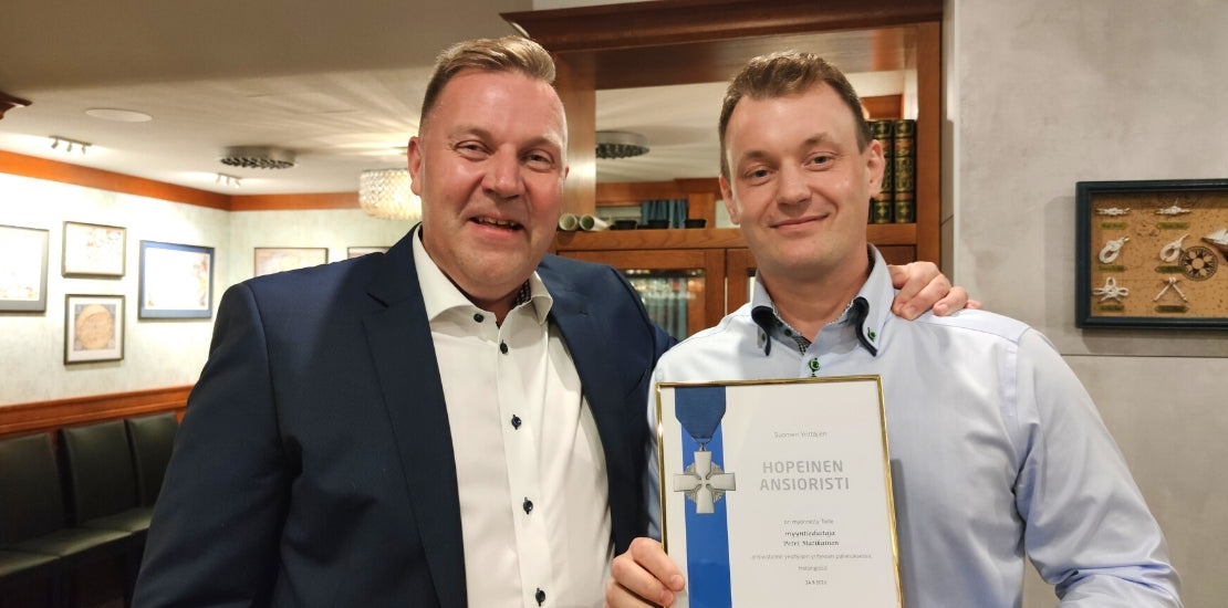 Myyntiedustaja Petri Matikaiselle hopeinen ansioristi