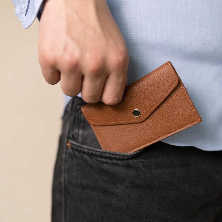 Kotimainen hirvennahkakukkaro