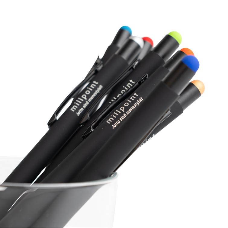 Zoom kosketusn&auml;ytt&ouml;kyn&auml;